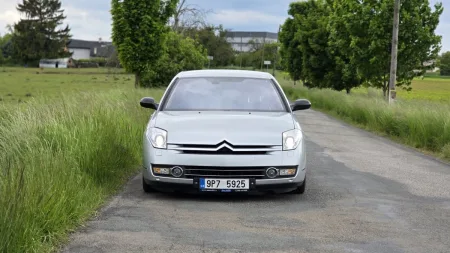 test-ojetiny-citroen-c6-27-hdi-v6-2007-14