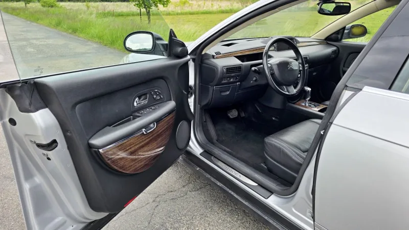 test-ojetiny-citroen-c6-27-hdi-v6-2007-23