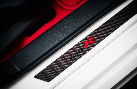 2025-honda_civic_type_r_ultimate_edition-4