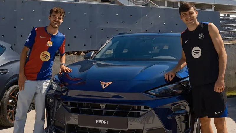 fc-barcelona-players-receive-their-new-cupra-cars-from-cupra-owners