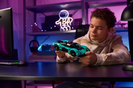 lego-technic-aston-martin-valkyrie