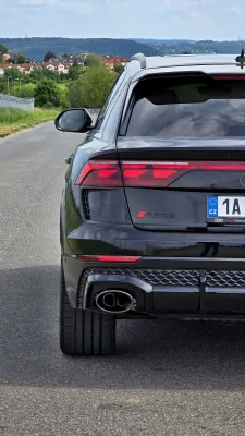 test-2025-audi-rs-q8-performance-14