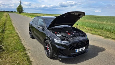 test-2025-audi-rs-q8-performance-35