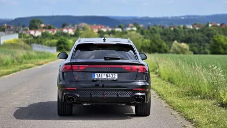 test-2025-audi-rs-q8-performance-5