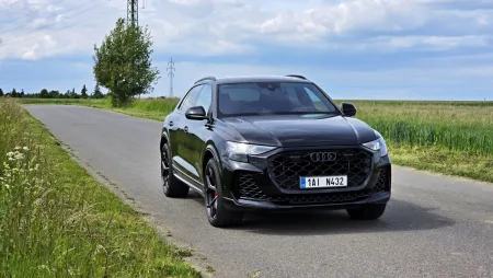 test-2025-audi-rs-q8-performance-8