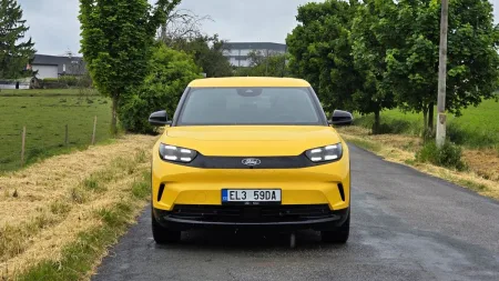 test-ford-capri-rwd-77-kwh-210-kw-elektromobil-2025-2