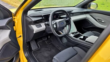test-ford-capri-rwd-77-kwh-210-kw-elektromobil-2025-15