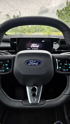 test-ford-capri-rwd-77-kwh-210-kw-elektromobil-2025-17