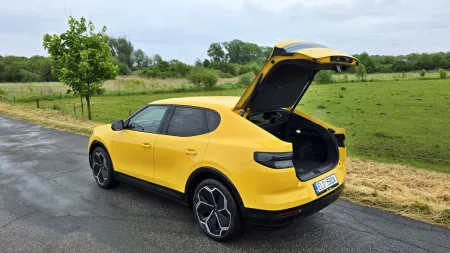 test-ford-capri-rwd-77-kwh-210-kw-elektromobil-2025-25