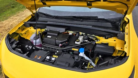 test-ford-capri-rwd-77-kwh-210-kw-elektromobil-2025-28