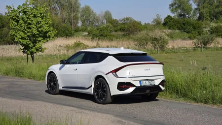 test-2025-kia-ev6-gt-line-awd-84-kwh-elektromobil-10