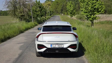test-2025-kia-ev6-gt-line-awd-84-kwh-elektromobil-11
