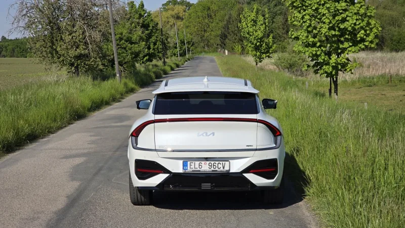 test-2025-kia-ev6-gt-line-awd-84-kwh-elektromobil-11
