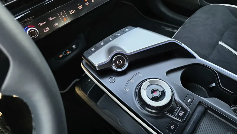 test-2025-kia-ev6-gt-line-awd-84-kwh-elektromobil-23