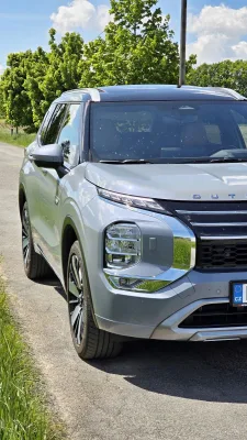 test-mitsubishi-outlander-phev-2025-13