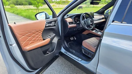 test-mitsubishi-outlander-phev-2025-17