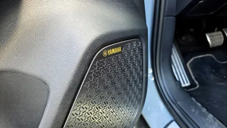 test-mitsubishi-outlander-phev-2025-18