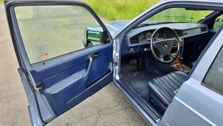 test-ojetiny-mercedes-benz-190-e-20-w201-1991-17