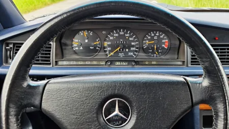 test-ojetiny-mercedes-benz-190-e-20-w201-1991-21