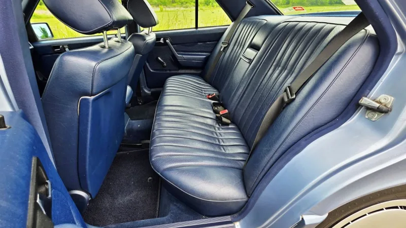 test-ojetiny-mercedes-benz-190-e-20-w201-1991-28
