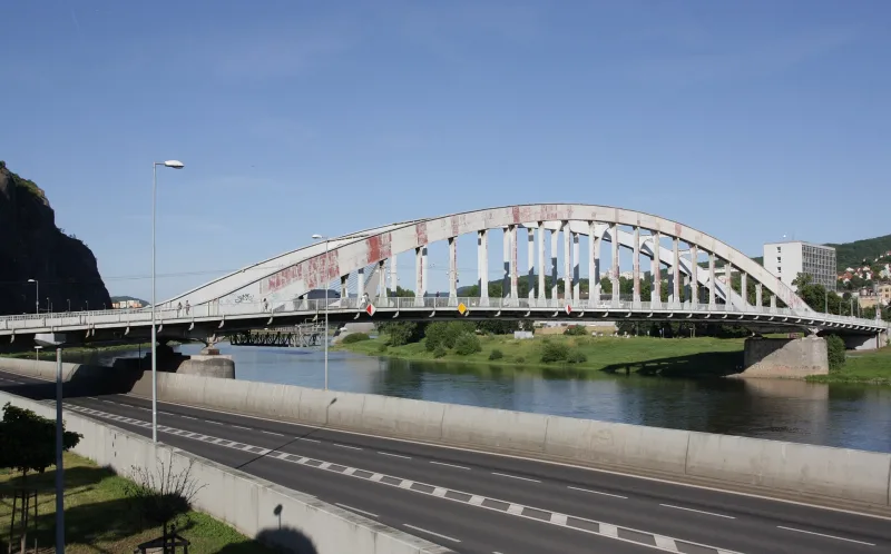usti_nad_labem_-_most_edvarda_benese_pohled_z_leveho_brehu_obr02