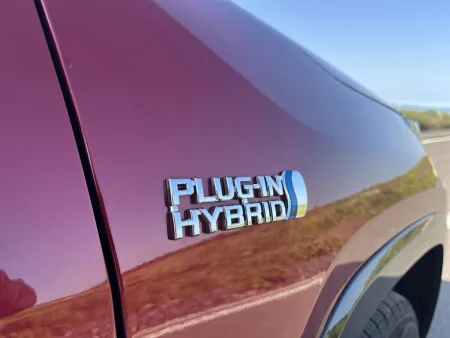 test-suzuki-across-2-5-plug-in-hybrid-elegance-e-cvt-4x4-2025-10
