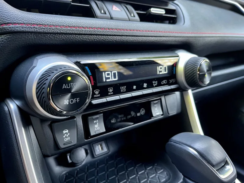 test-suzuki-across-2-5-plug-in-hybrid-elegance-e-cvt-4x4-2025-18