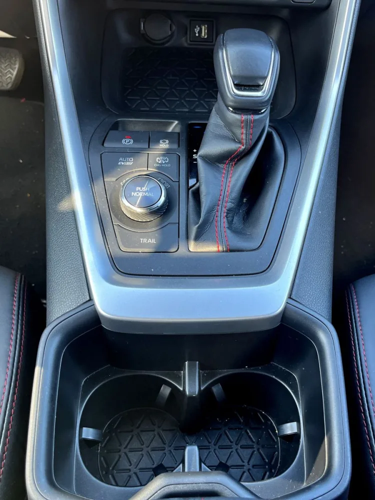 test-suzuki-across-2-5-plug-in-hybrid-elegance-e-cvt-4x4-2025-19