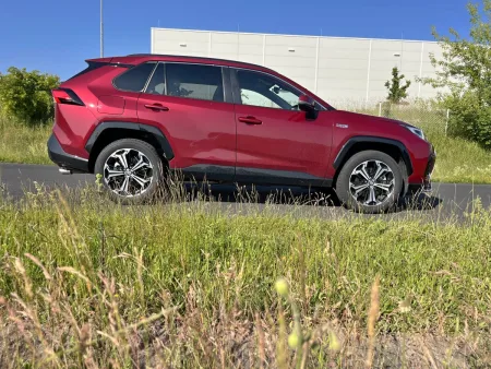 test-suzuki-across-2-5-plug-in-hybrid-elegance-e-cvt-4x4-2025-2