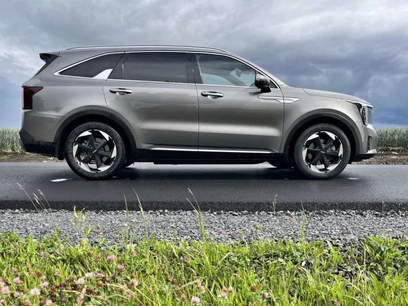 test-kia-sorento-1-6-t-gdi-4x4-hev-6at-hybrid-2025-11