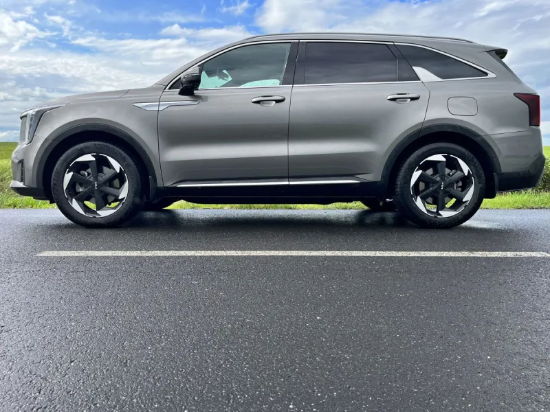 test-kia-sorento-1-6-t-gdi-4x4-hev-6at-hybrid-2025-6