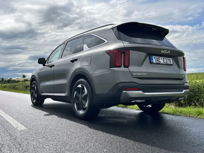 test-kia-sorento-1-6-t-gdi-4x4-hev-6at-hybrid-2025-7