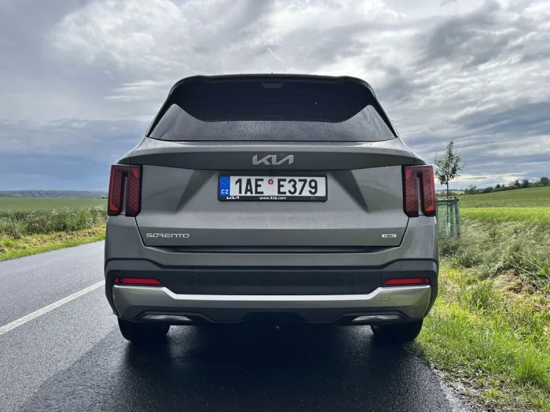 test-kia-sorento-1-6-t-gdi-4x4-hev-6at-hybrid-2025-9