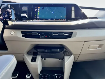 test-volkswagen-multivan-long-1-5-tsi-phev-4motion-2025-25