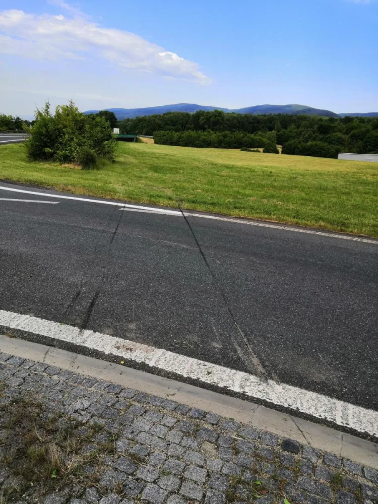 17lety-ridic-prorazene-pneumatiky-volvo-s60-3