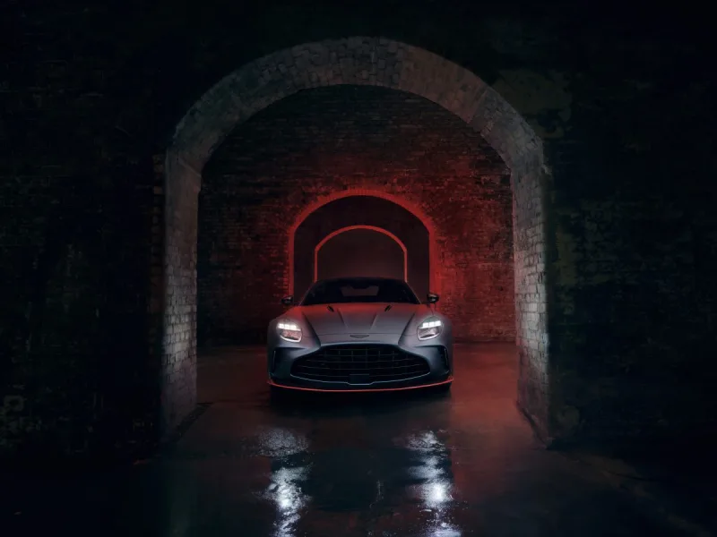 aston-martin-vantage-s-2025