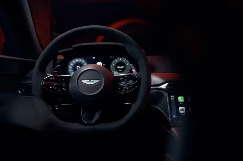aston-martin-vantage-s-2025-12