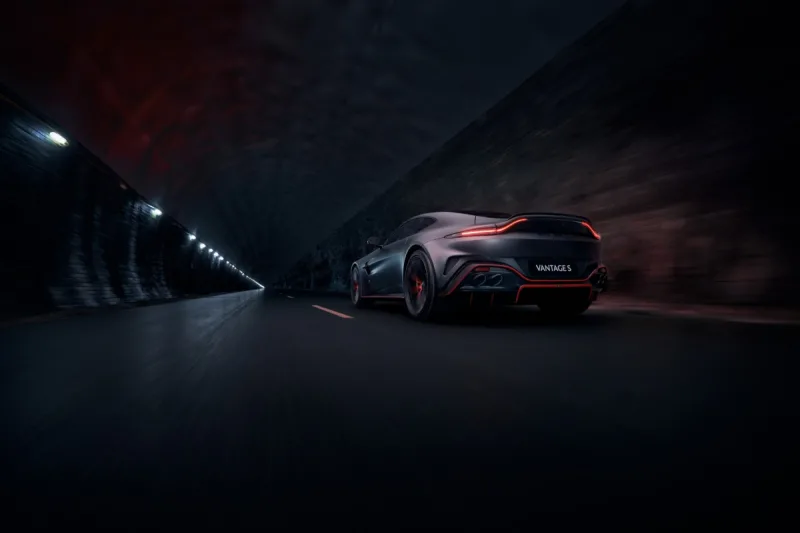 aston-martin-vantage-s-2025-6