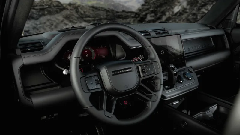 2025-land-rover-defender-octa-black-3