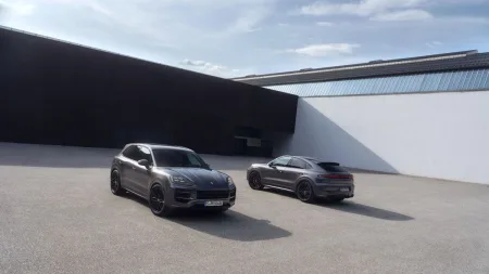 2025-porsche-taycan-black-edition-porsche-cayenne-black-edition-1