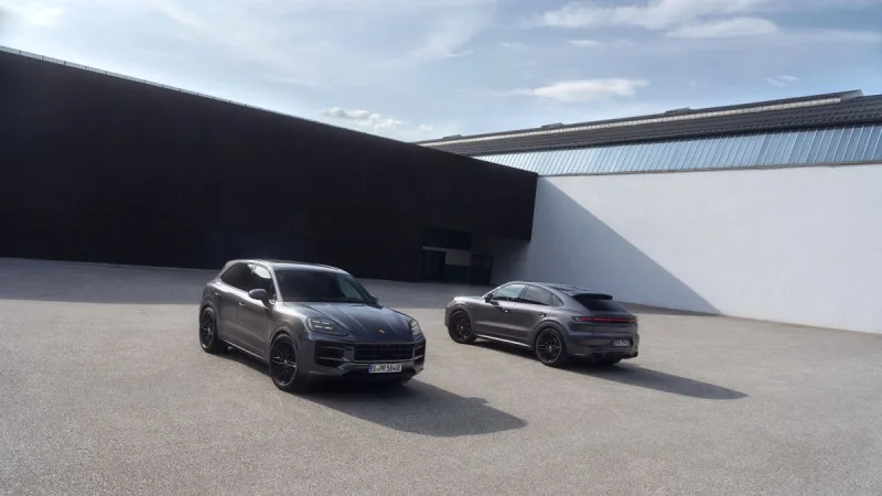 2025-porsche-taycan-black-edition-porsche-cayenne-black-edition-1
