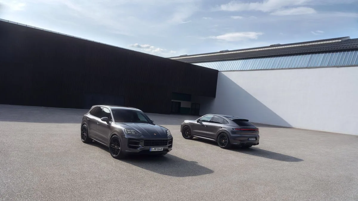 2025-porsche-taycan-black-edition-porsche-cayenne-black-edition-1