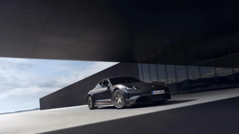 2025-porsche-taycan-black-edition-porsche-cayenne-black-edition-2