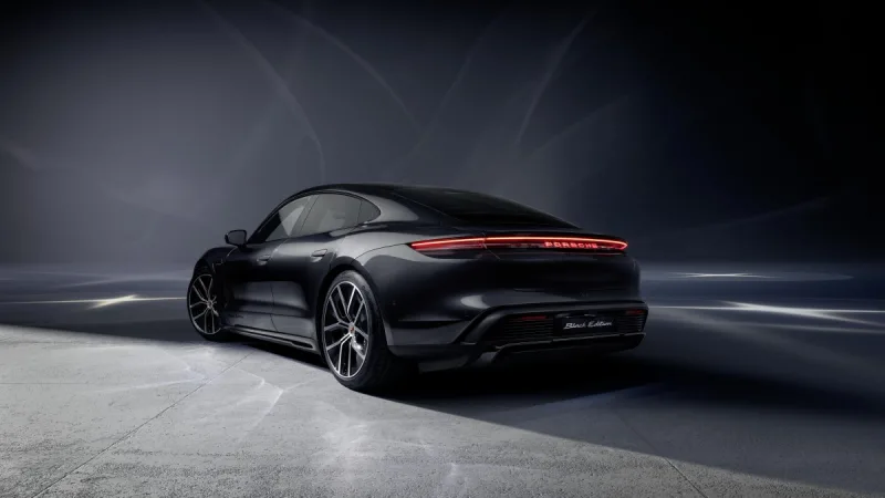 2025-porsche-taycan-black-edition-porsche-cayenne-black-edition-4