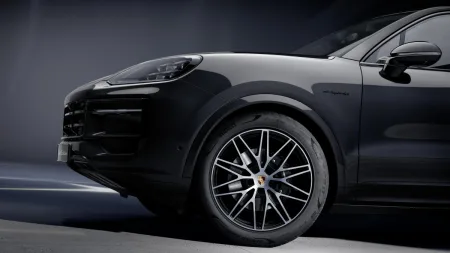 2025-porsche-taycan-black-edition-porsche-cayenne-black-edition-5