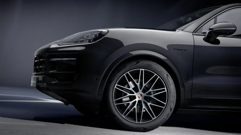 2025-porsche-taycan-black-edition-porsche-cayenne-black-edition-5