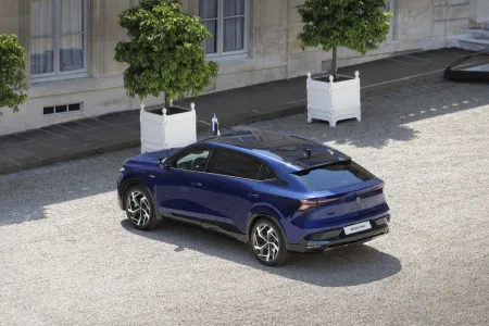 2025-renault-rafale-presidentiel-prezidentske-auto-francie-3
