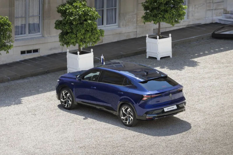2025-renault-rafale-presidentiel-prezidentske-auto-francie-3