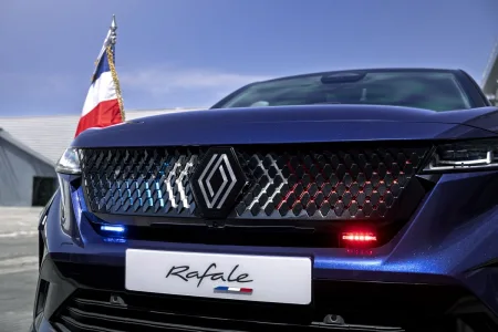 2025-renault-rafale-presidentiel-prezidentske-auto-francie-4