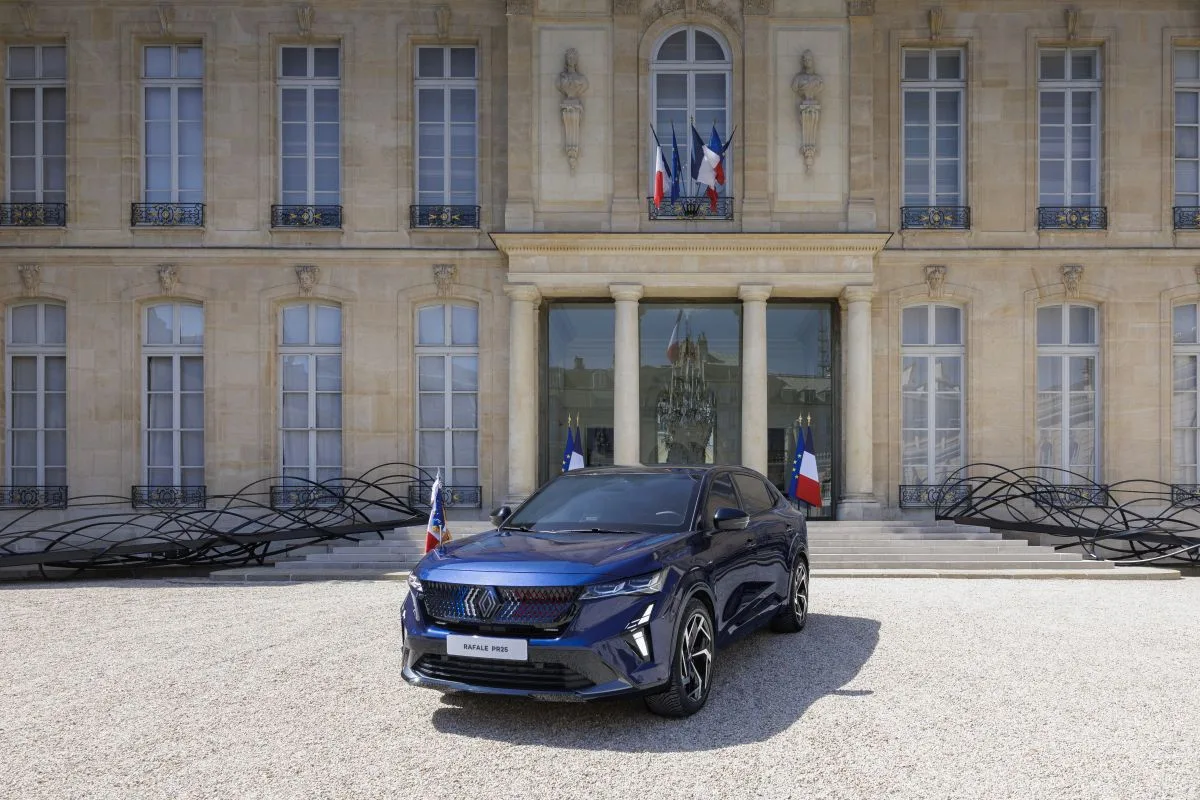 2025-renault-rafale-presidentiel-prezidentske-auto-francie
